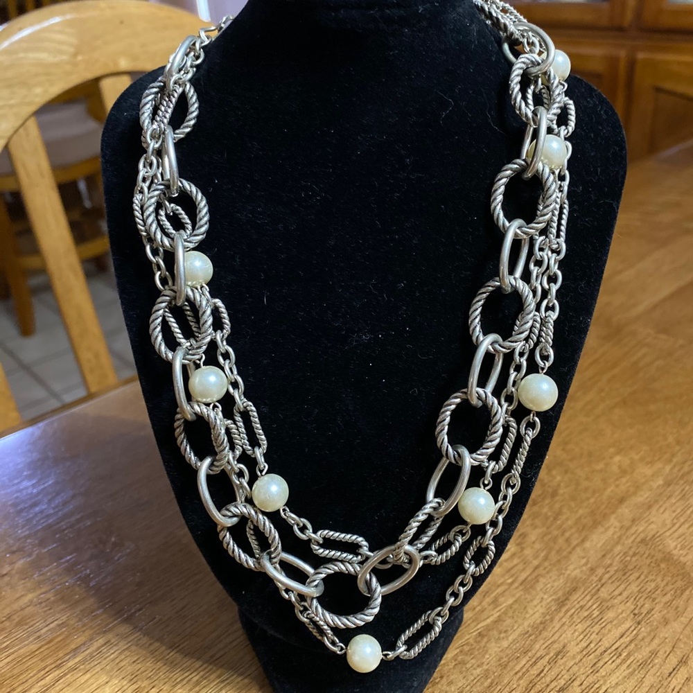 Premier Designs Silver tone & pearls necklace